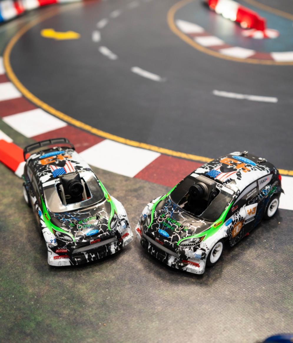 Dos coches RC personalizados